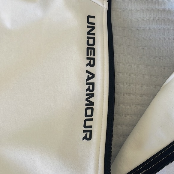 Under Armour 1/4 zip - Picture 3 of 4